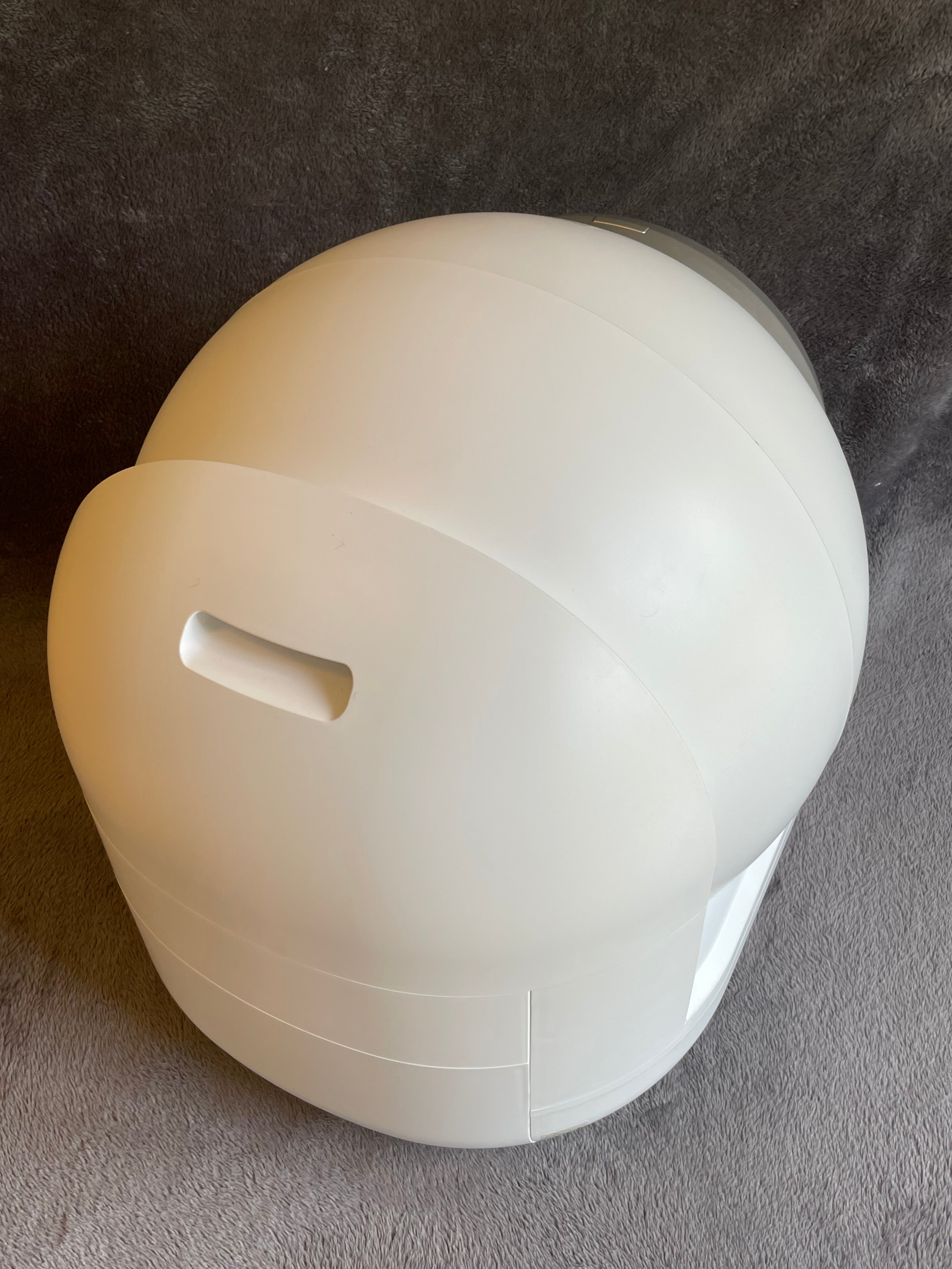 Automatische Katzentoilette mit Geruchsfilter und Sensoren